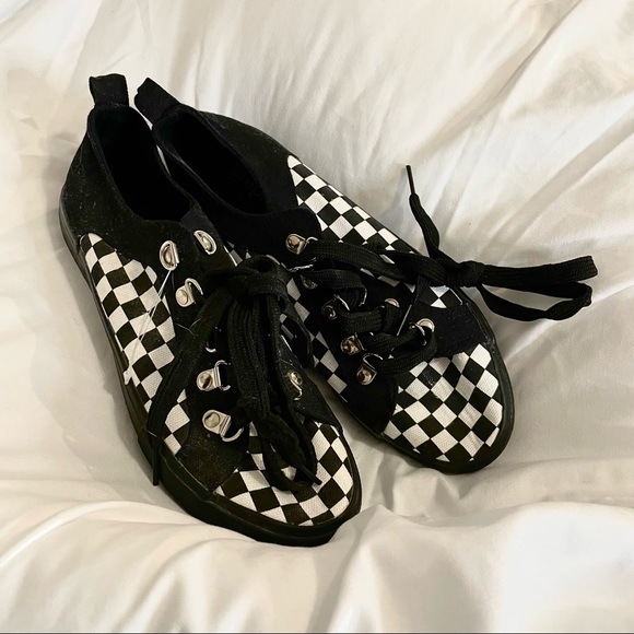 Hot topic Size 9 Checker Shoes - Picture 2 of 5